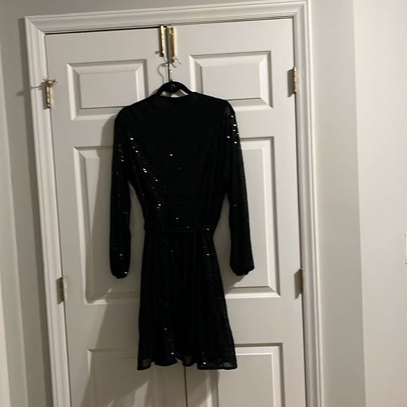 ✨Shine Bright! Forever 21 Black Sequin Wrap Party Dress - Size 0X - Long Sleeve - Picture 10 of 10